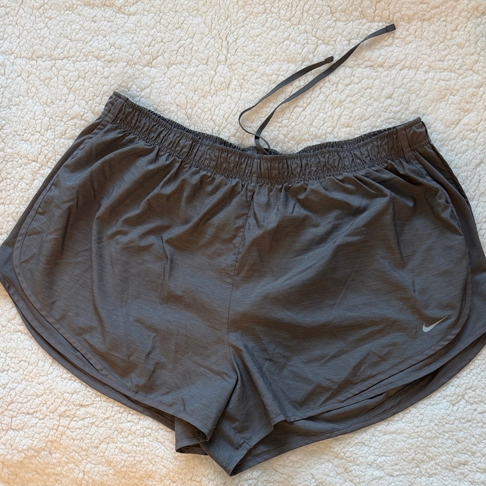 Nike Women’s Charcoal Dri fit Shorts with Drawstring size 2X